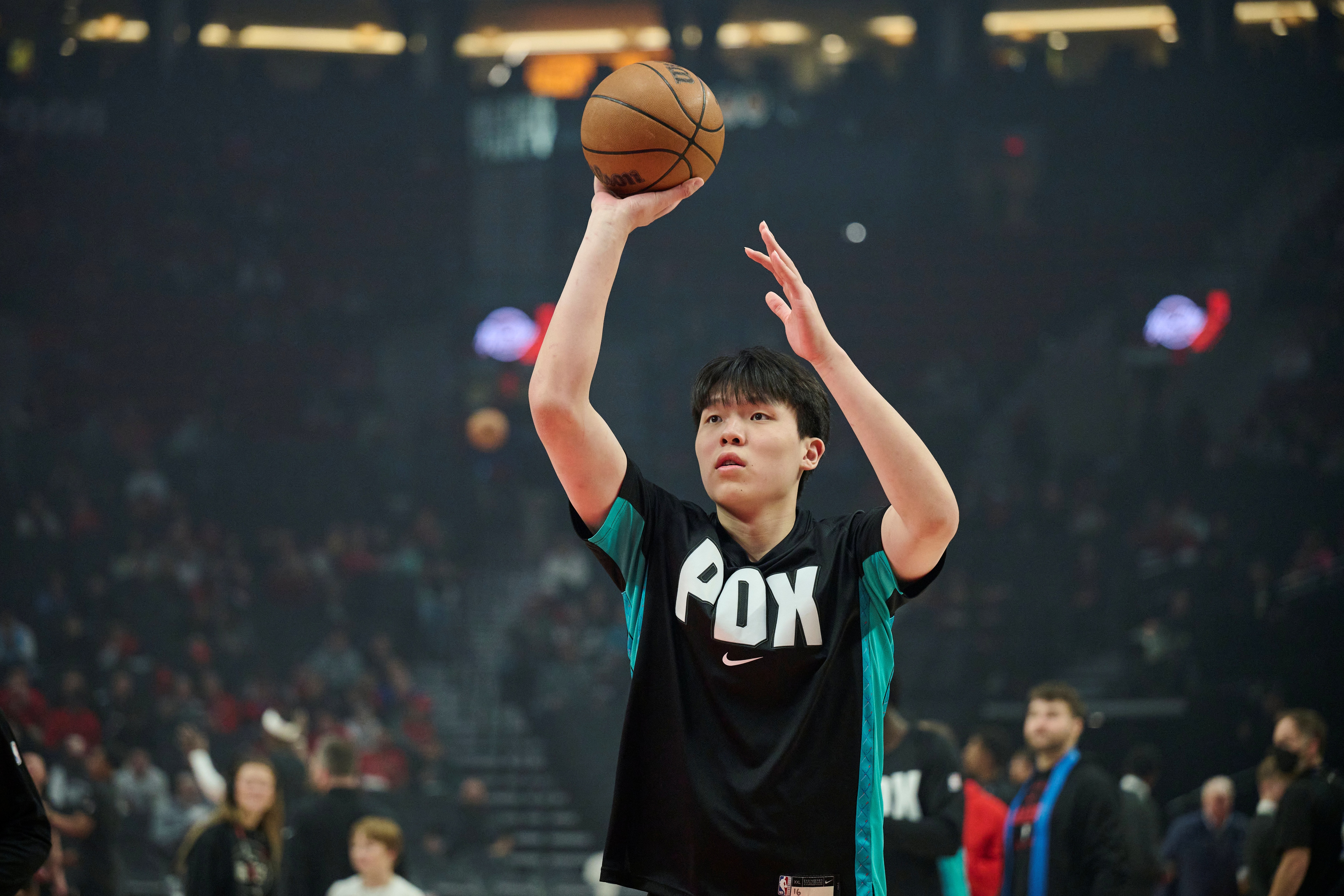 曾令旭：斯普利特够意思了 瀚森上场时篮板不错防守反应还是偏慢