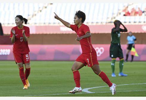 B体育-独木难支！王霜完美四喜难换3分 孱弱防线拉后腿