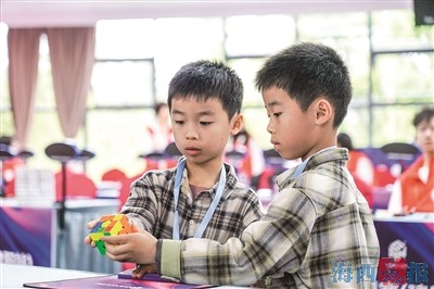 B体育赛事机构-同安7岁双胞胎双双破纪录|三阶魔方|魔方|冠亚军|建阳|赛场_新浪体育_新浪新闻