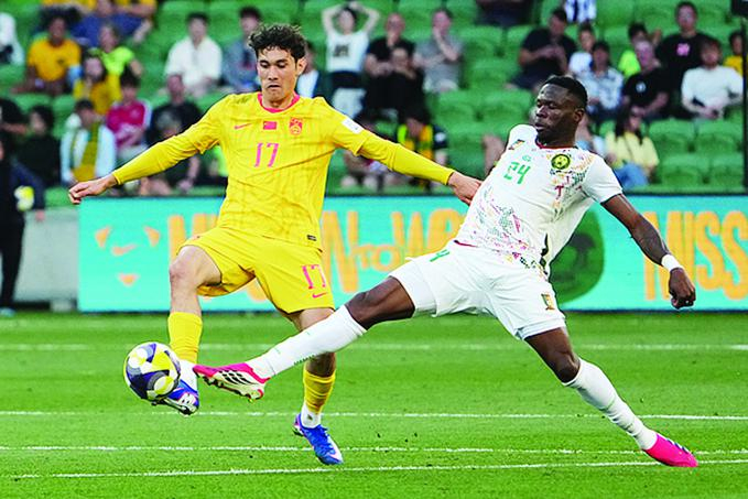 B体育公司-国足被“非洲雄狮”上了一课|喀麦隆队|扬子晚报|中国男足|拜合拉木|邵佳一_新浪体育_新浪新闻